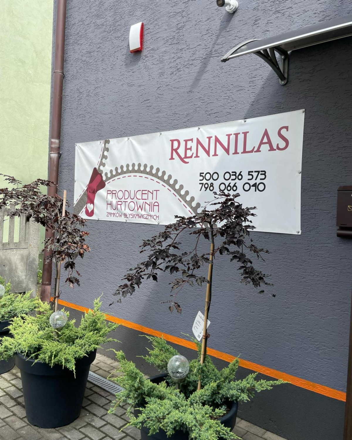 Rennilas – producent i hurtownia zamków błyskawicznych